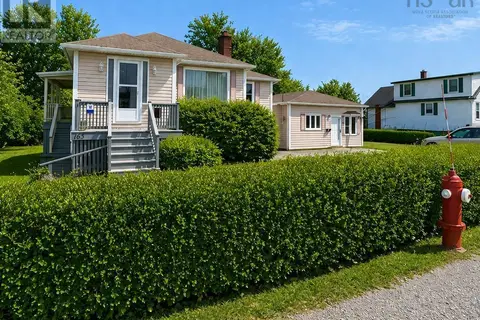 163 Upper McLean Street