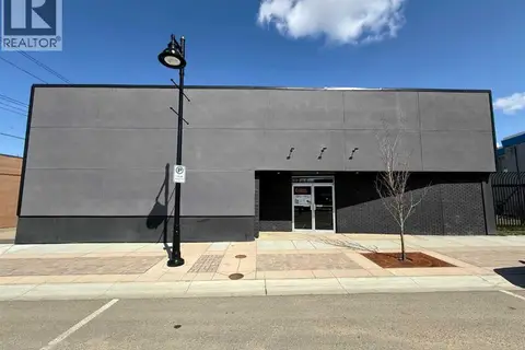 5004 51 Ave