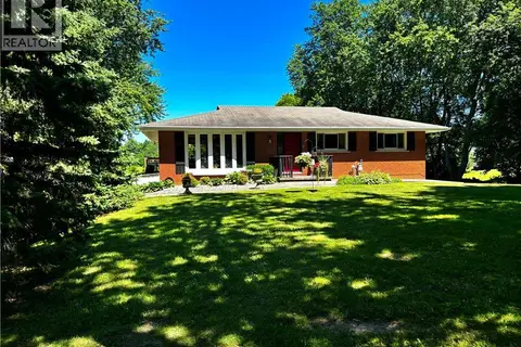 761 LYNDEN Road
