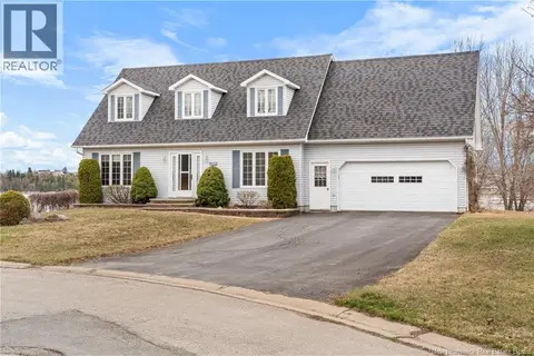 1725 Gowan Brae