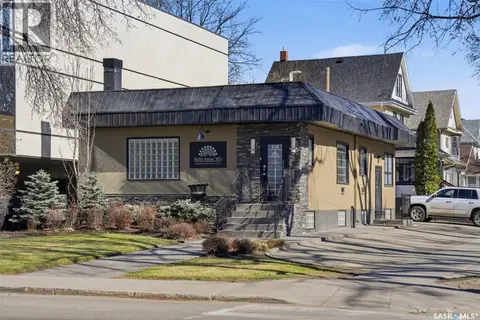 518 Queen STREET