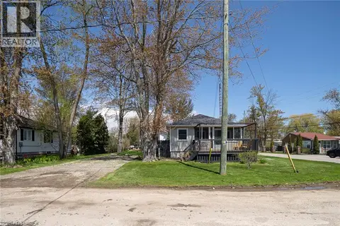 21 FERRIS Street