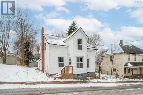 221 MacLean Street