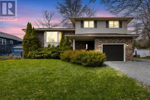 2 Woods Court