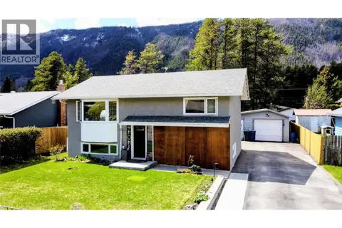 457 Mountain Ash Crescent