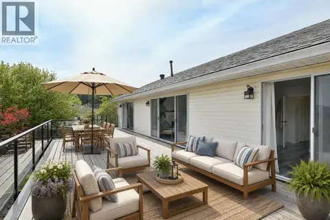 502 EAGLECREST DRIVE