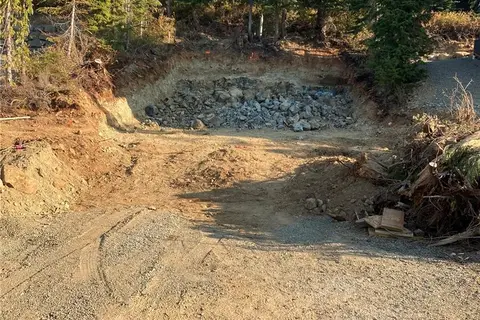 960 Cruikshank Ridge