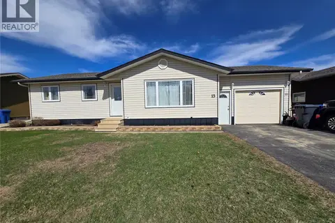 15 Mackenzie DRIVE