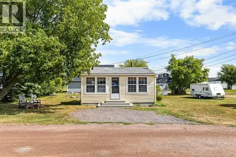 18 Pelican Avenue