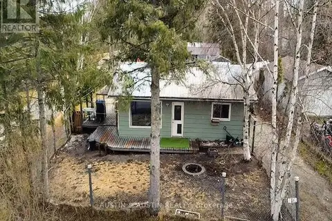 33 VICTORIA STREET N
