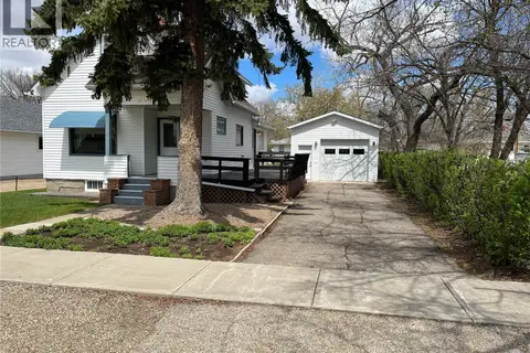 209 2nd AVENUE W
