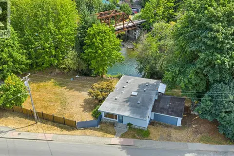160 Cowichan Lake Rd