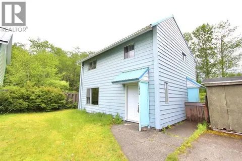 1819 CEDAR CRESCENT