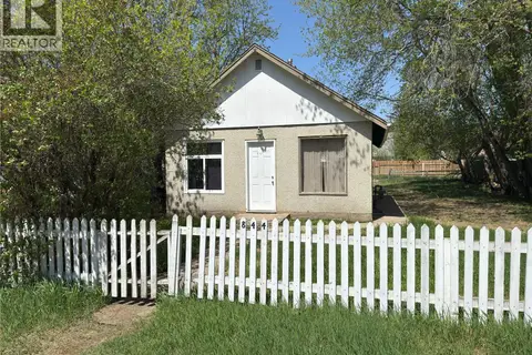 844 13th STREET W