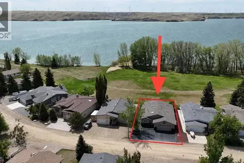 654 Lakeside Drive