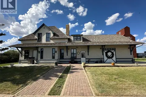 700 Main STREET E