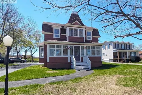216 Boul. Saint-Pierre O