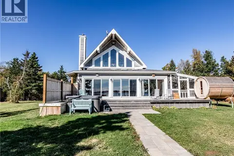 702 Ch De La Pointe