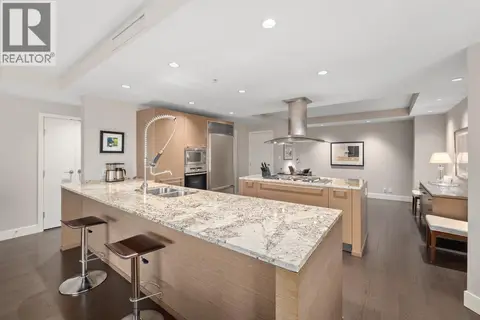 2601 1111 ALBERNI ST