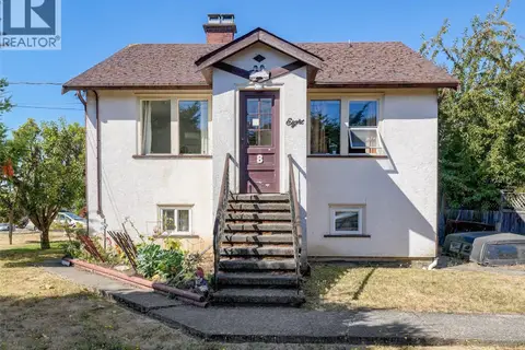 8 Camden Ave