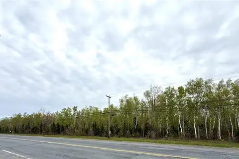 10.7 acres Rue du Portage