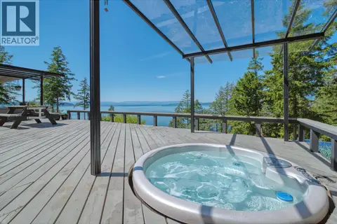 10991- 10993 SUNSHINE COAST HIGHWAY