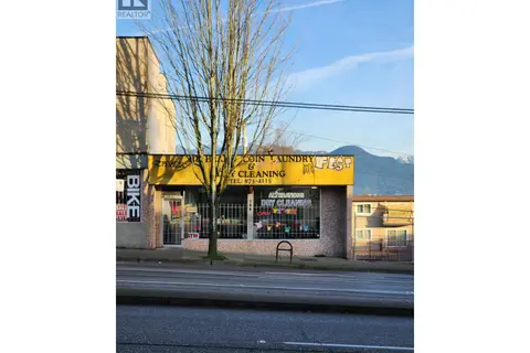 709 E BROADWAY