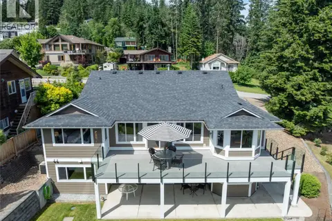 2934 Juniper Crescent