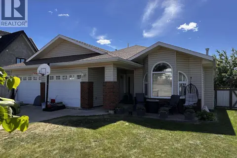 5512 MINNAKER CRESCENT