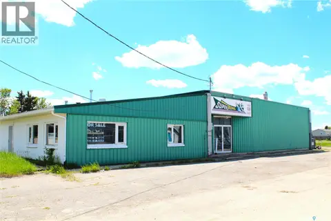 8 2ND AVENUE SW