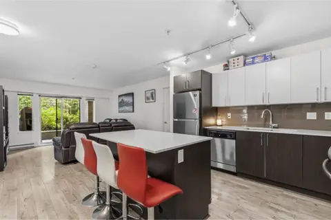 206 8695 160 STREET