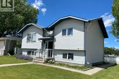 52 Upland Drive W