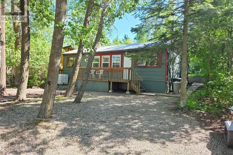 825 Lakeside AVENUE