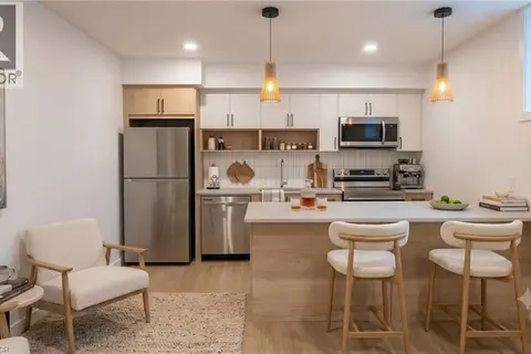 15 CEDAR Street N Unit# 5