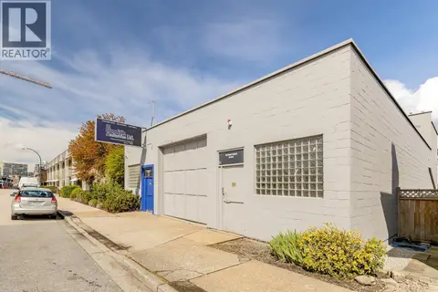 115 W 4TH AVENUE