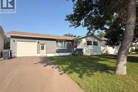 595 9th STREET W