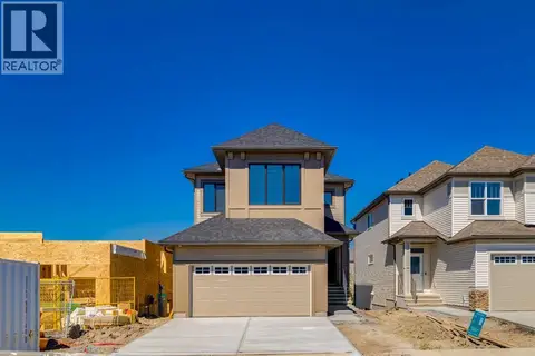 310 Montrose Crescent SE