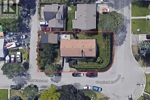 747 Coopland Crescent