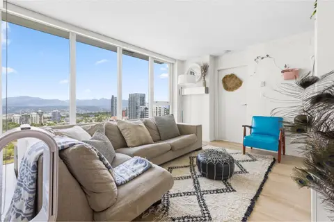 3303 13325 102A AVENUE