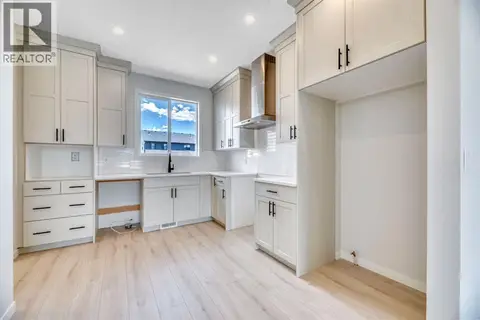 28 Mitchell Way NW