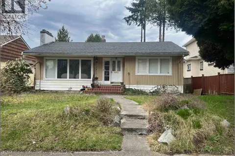 438 W 45TH AVENUE