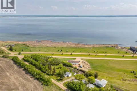 760 Lakeshore DRIVE