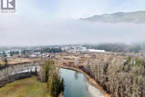 1513 Solsqua Sicamous Road