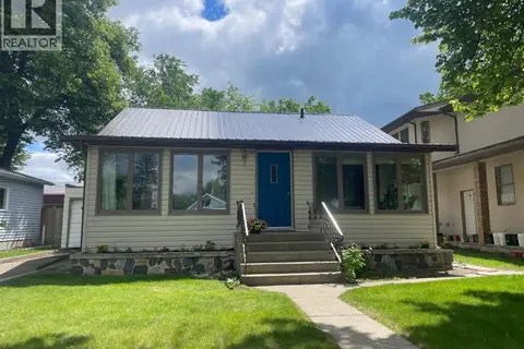 312 3 Street W
