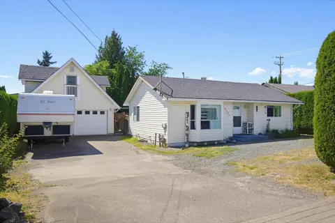 8585 BROADWAY STREET, Chilliwack Proper South