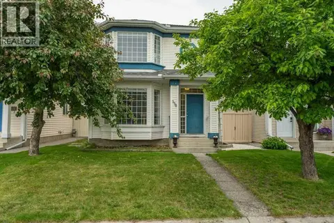 250 Mt Lorette Close SE