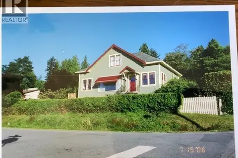 589 SEAVIEW ROAD