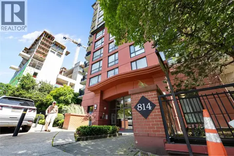 806 814 ROYAL AVENUE