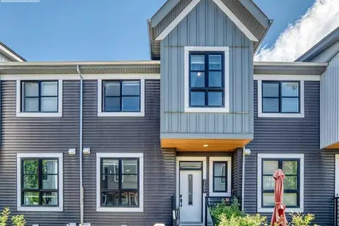 2209, 100 Walgrove Court SE