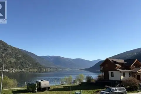 1013 SPROAT Drive